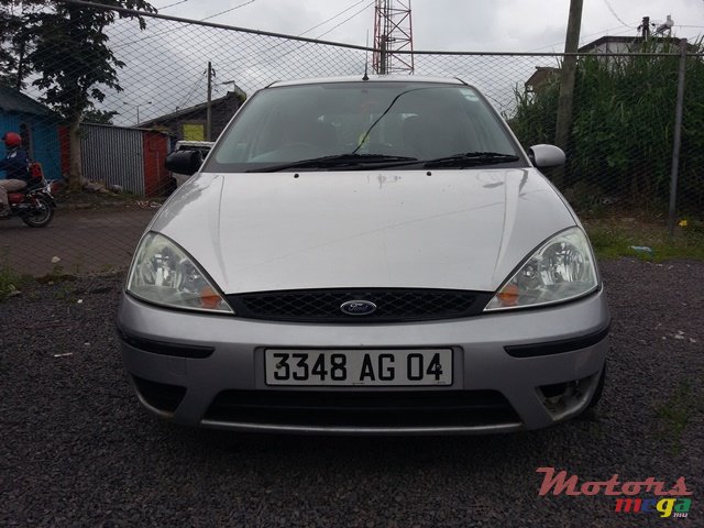 2004' Ford Focus photo #2