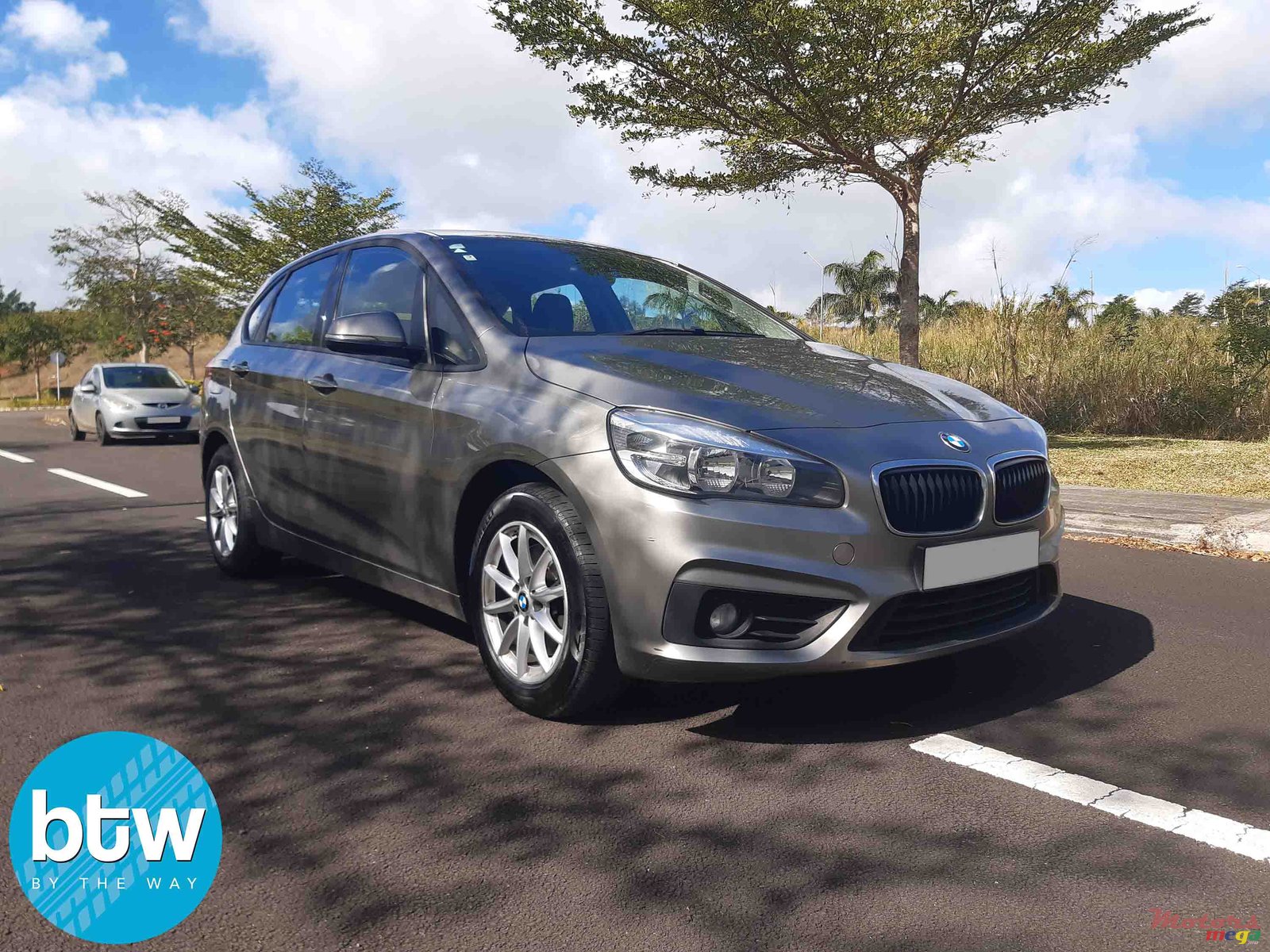 2015' BMW 2 Series 218i Grand Tourer (F46) photo #1