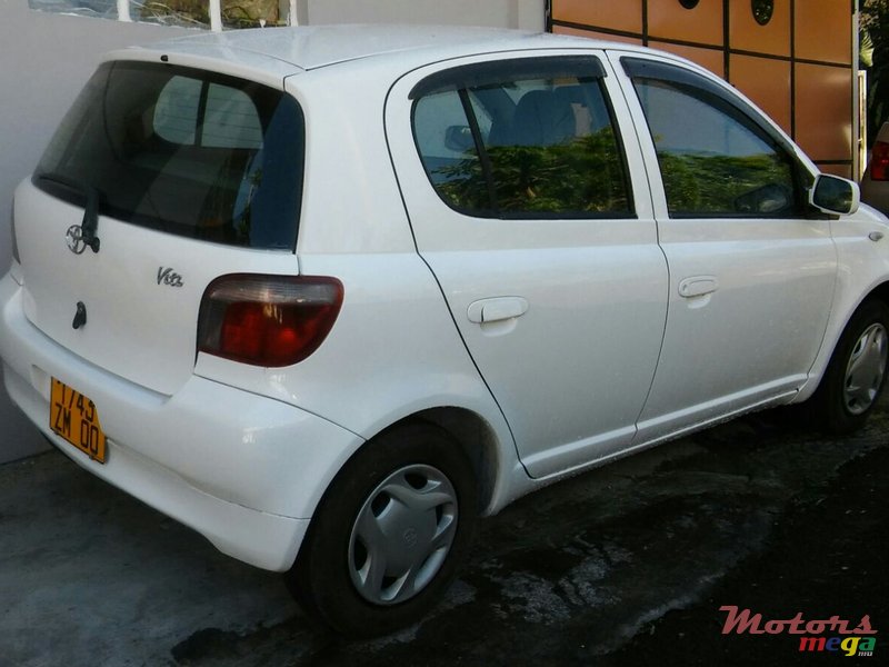 2000' Toyota Vitz photo #3