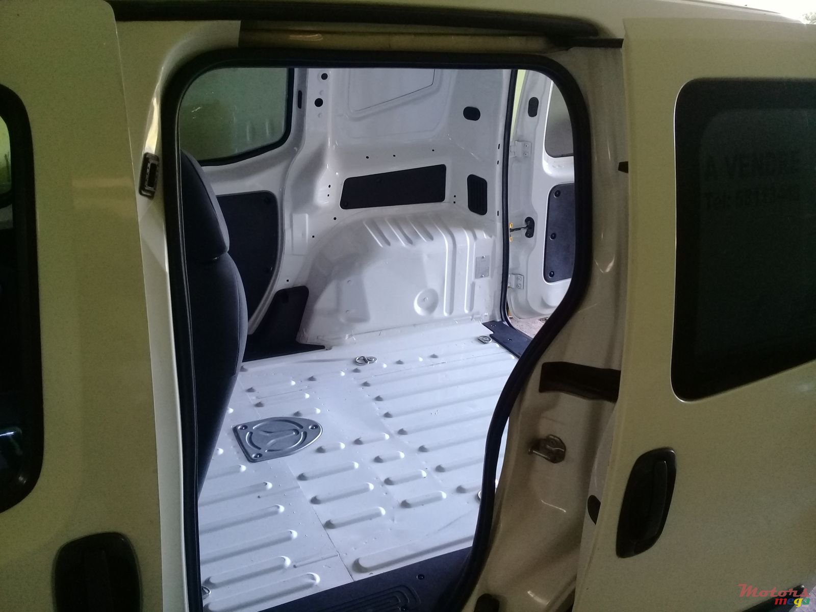 2014' Peugeot Bipper photo #3