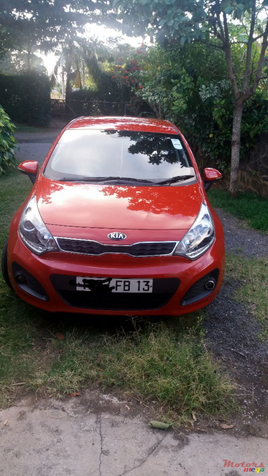 2013' Kia Rio photo #1