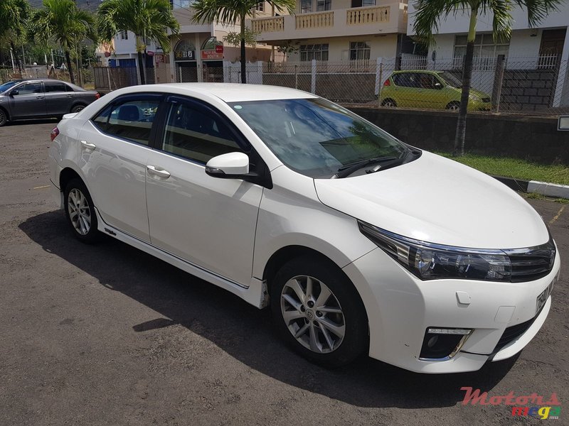 2015' Toyota Corolla TRD sports photo #3