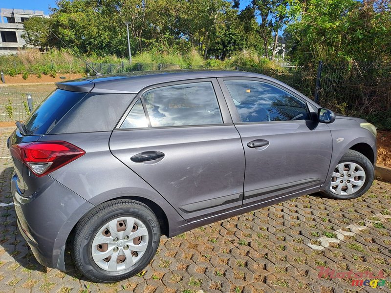 2016' Hyundai i20 photo #2