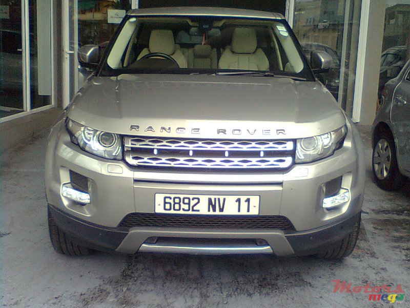 2011' Rover Range Rover Evoue photo #2