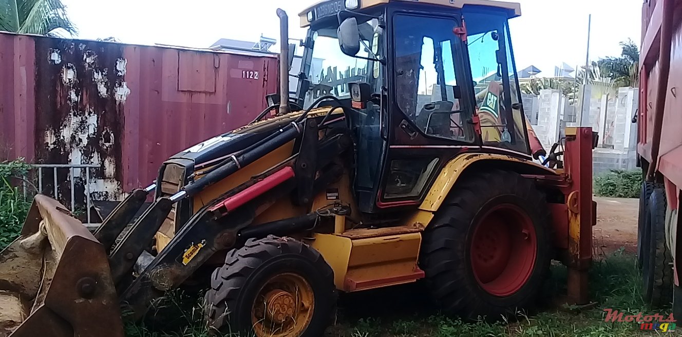 2005' Caterpillar photo #1