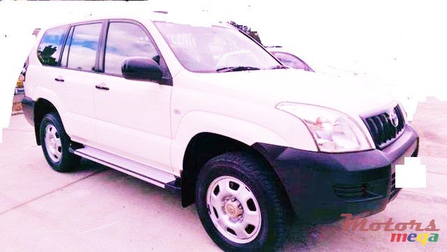 2002' Toyota Prado photo #2