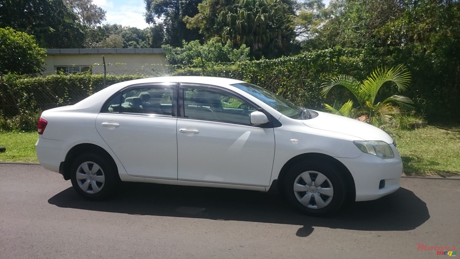 2009' Toyota Corolla Axio photo #5