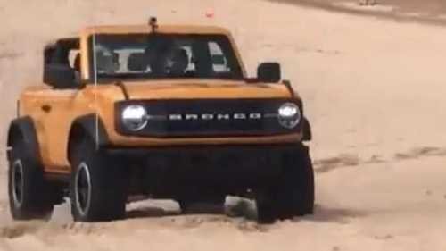 Watch The 2021 Ford Bronco Have Fun Dispatching Sand Dunes