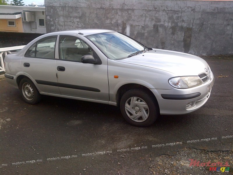 2001' Nissan Sunny photo #1