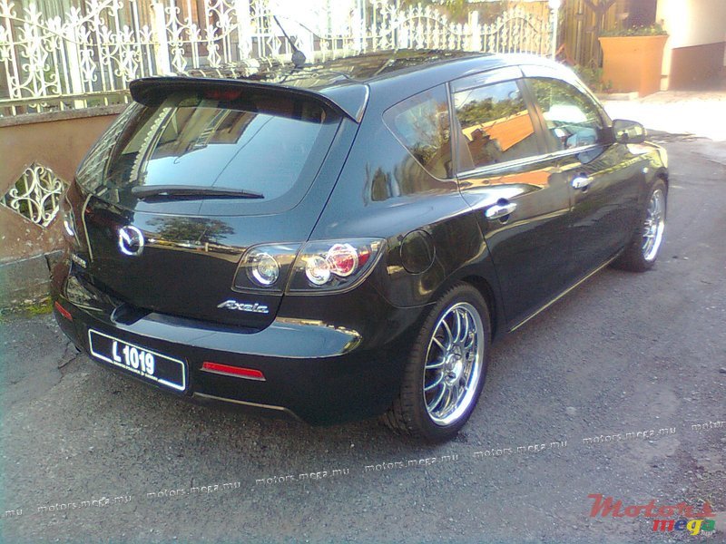 2006' Mazda 3 axela photo #1