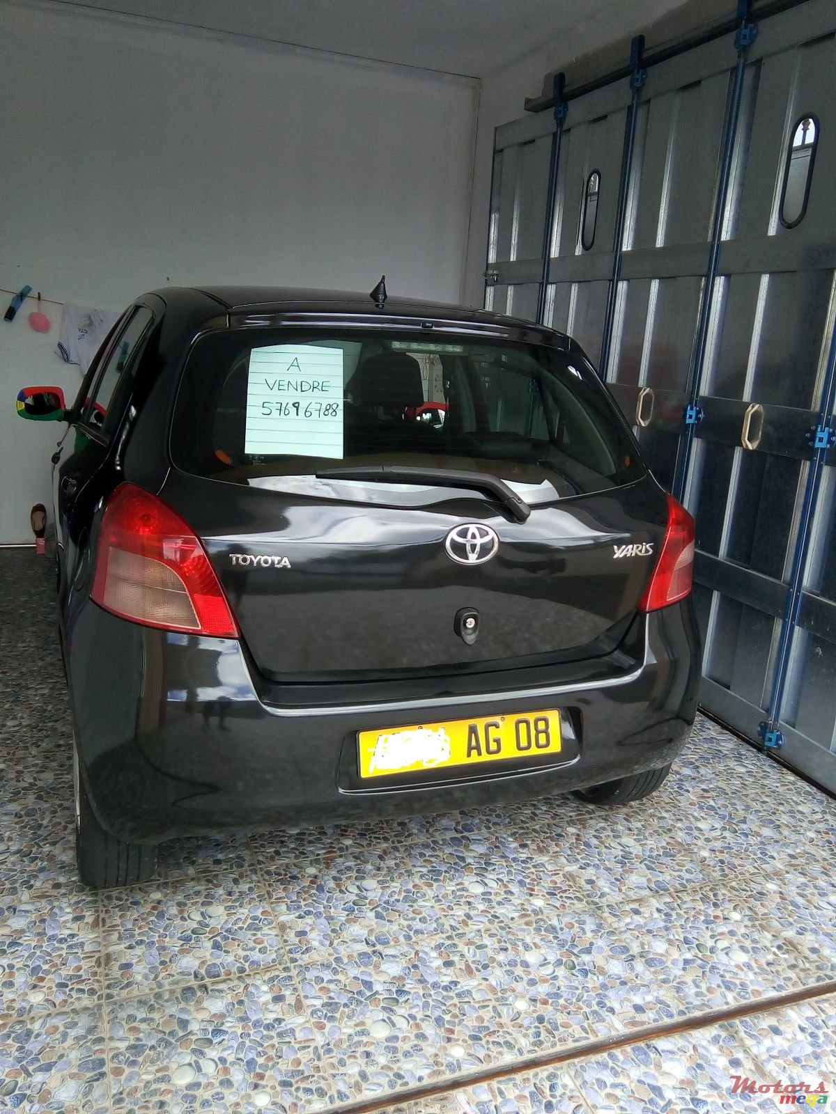 2008' Toyota Yaris photo #1