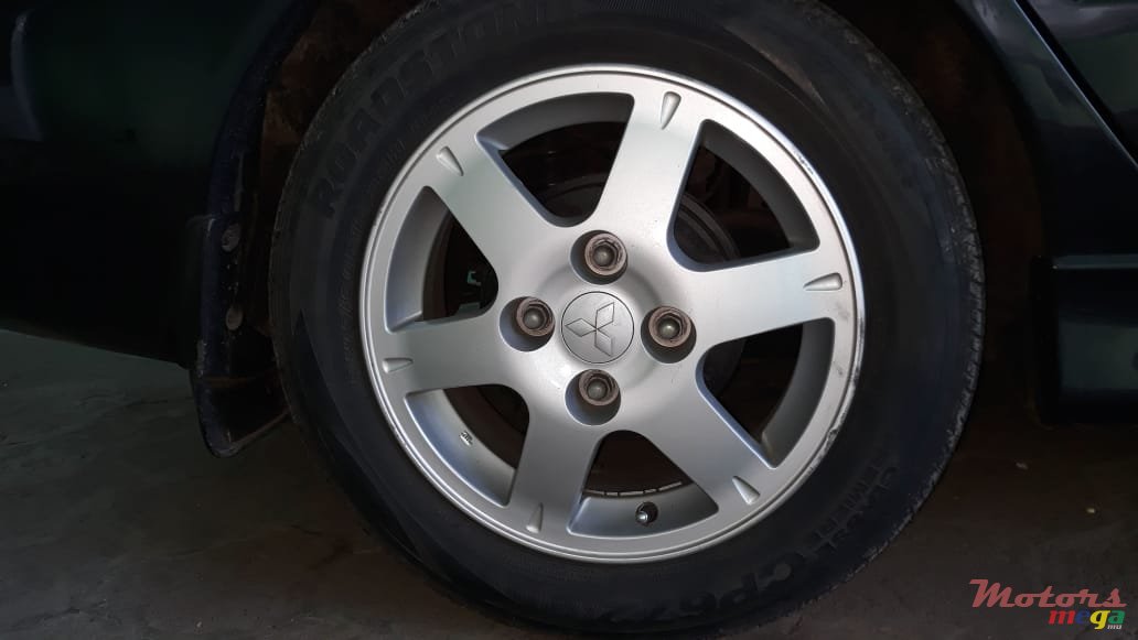 2007' Mitsubishi Lancer GLX photo #4