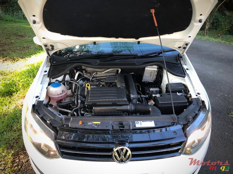 2015' Volkswagen 1.2 Turbo photo #4