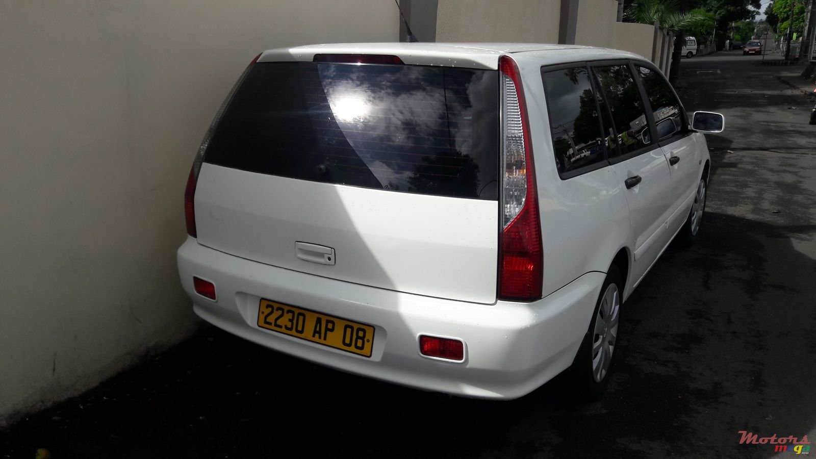 2008' Mitsubishi Lancer Station wagon photo #2
