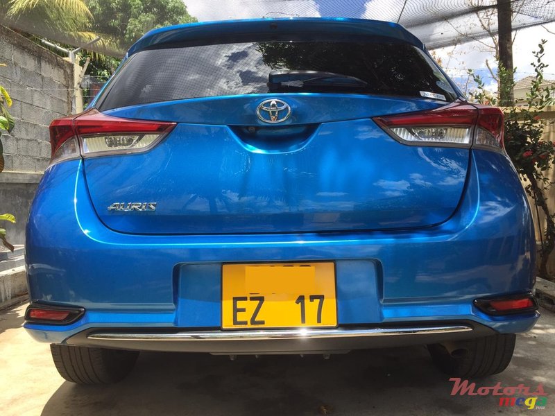 2017' Toyota Auris photo #4