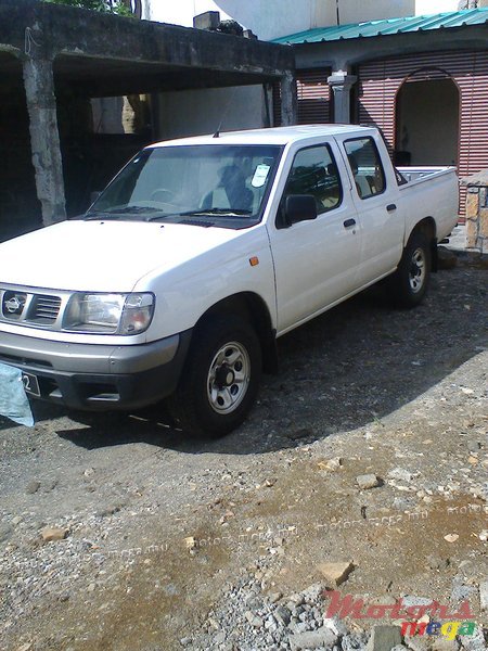 2002' Nissan Hardbody photo #1