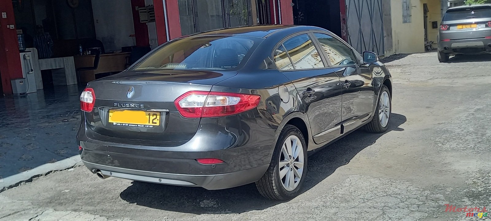 2012' Renault Fluence photo #4