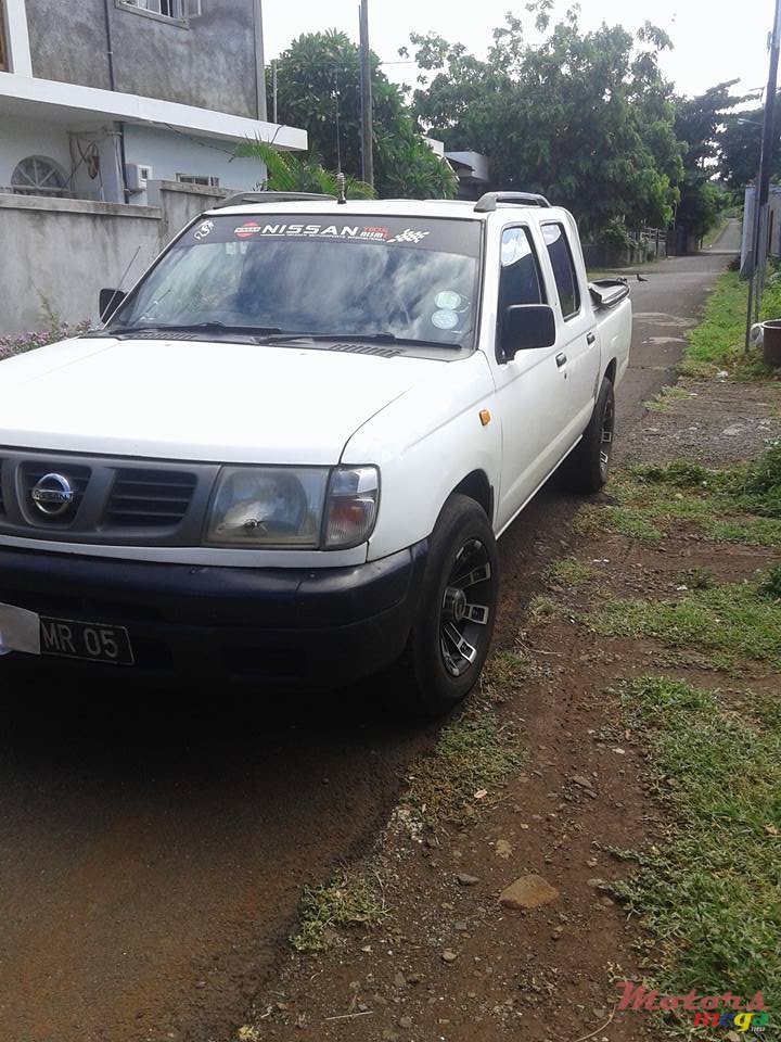 2005' Nissan Hardbody photo #2