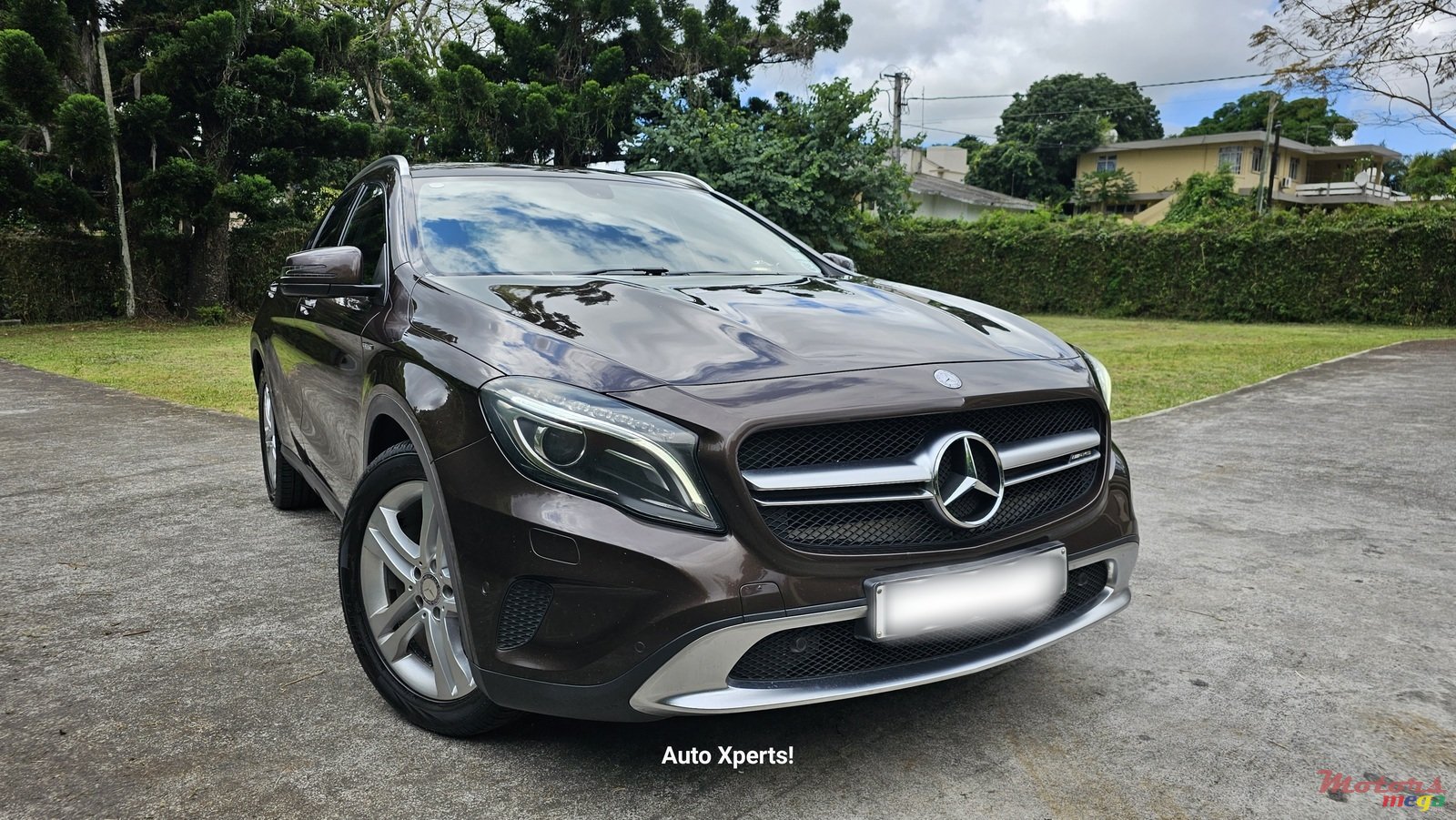 2014' Mercedes-Benz GLA 250 photo #1