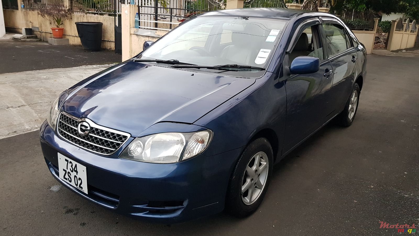 2002' Toyota Corolla photo #1