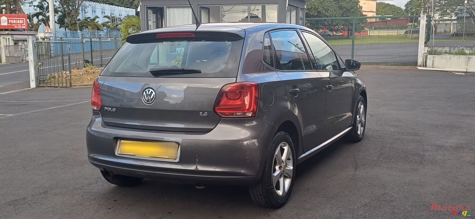 2010' Volkswagen Polo photo #4