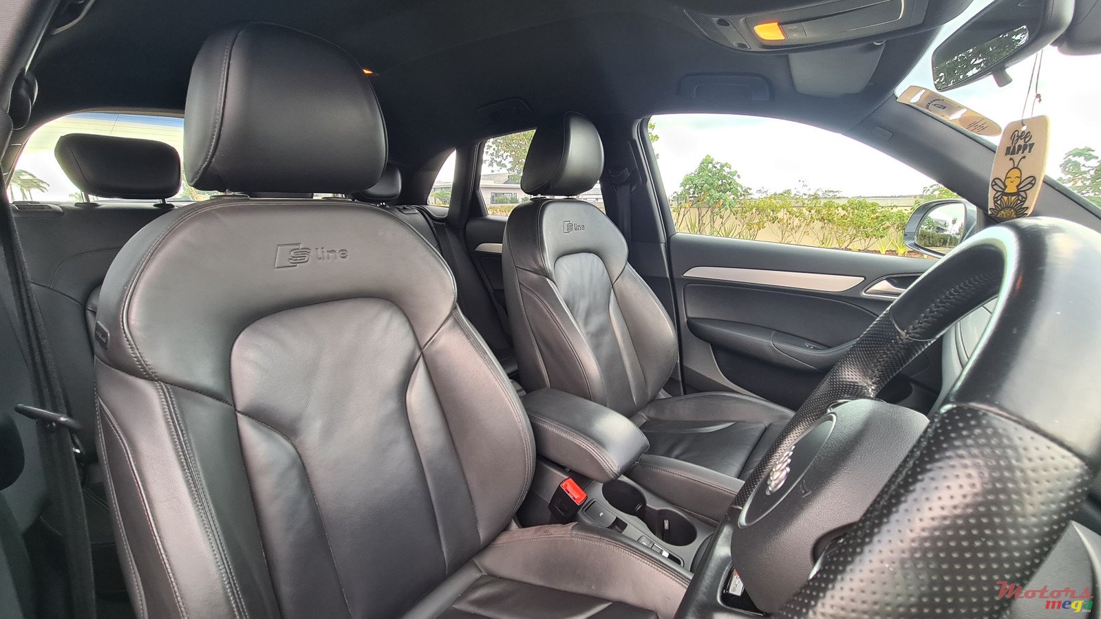 2019' Audi Q3 S-Line photo #2