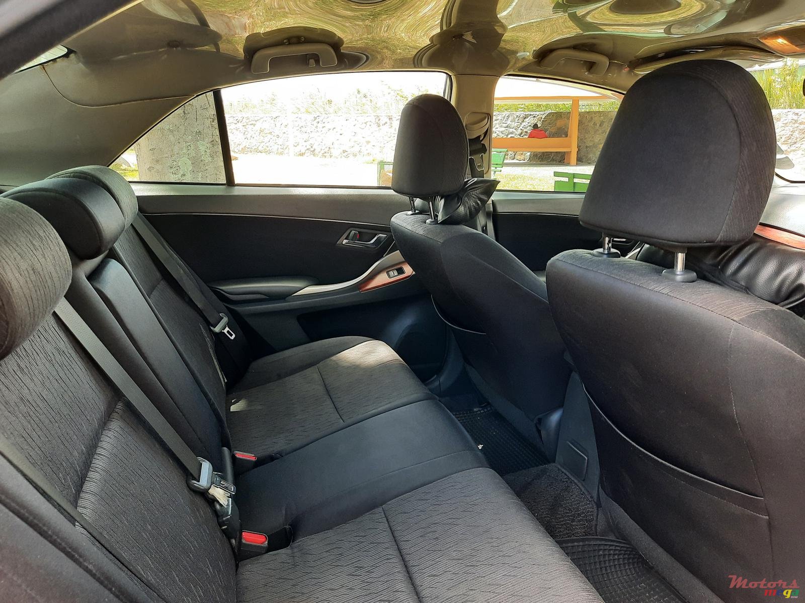 2010' Toyota Allion photo #7