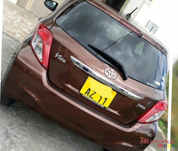 2011' Toyota Vitz JEWELA photo #1