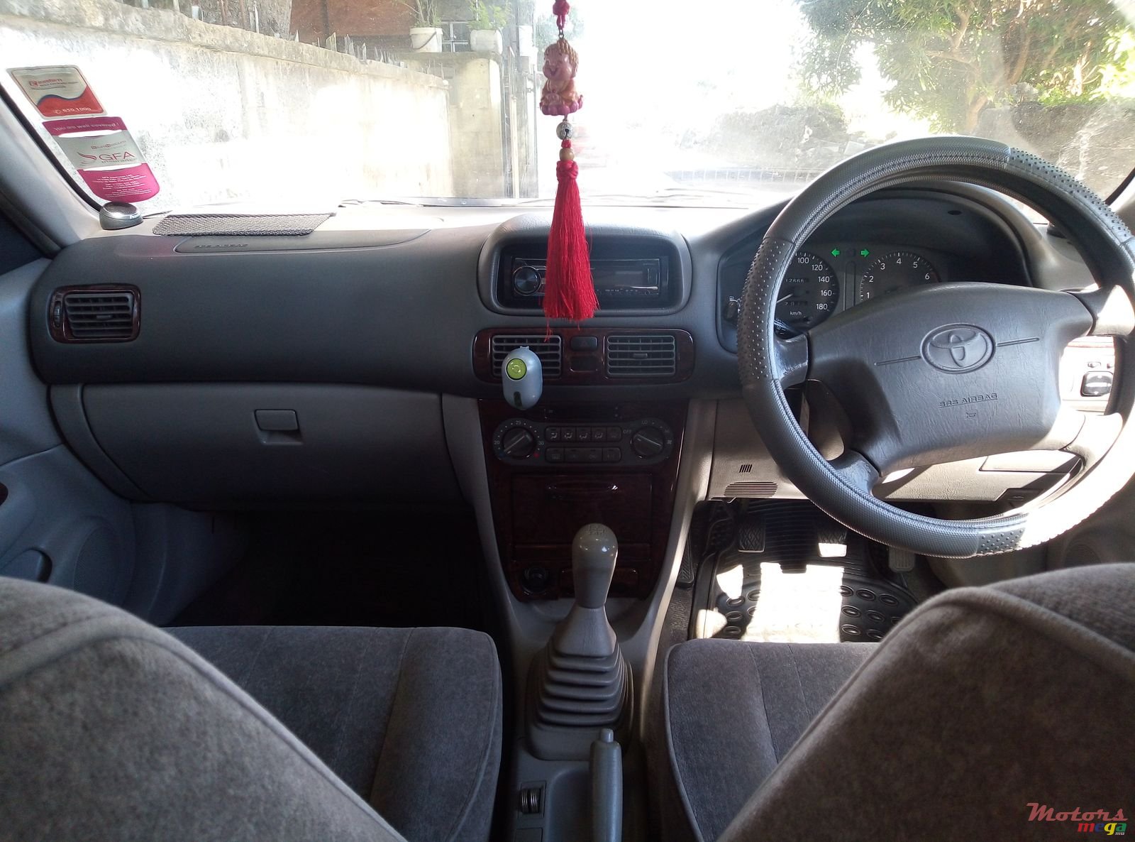 1999' Toyota Corolla photo #1