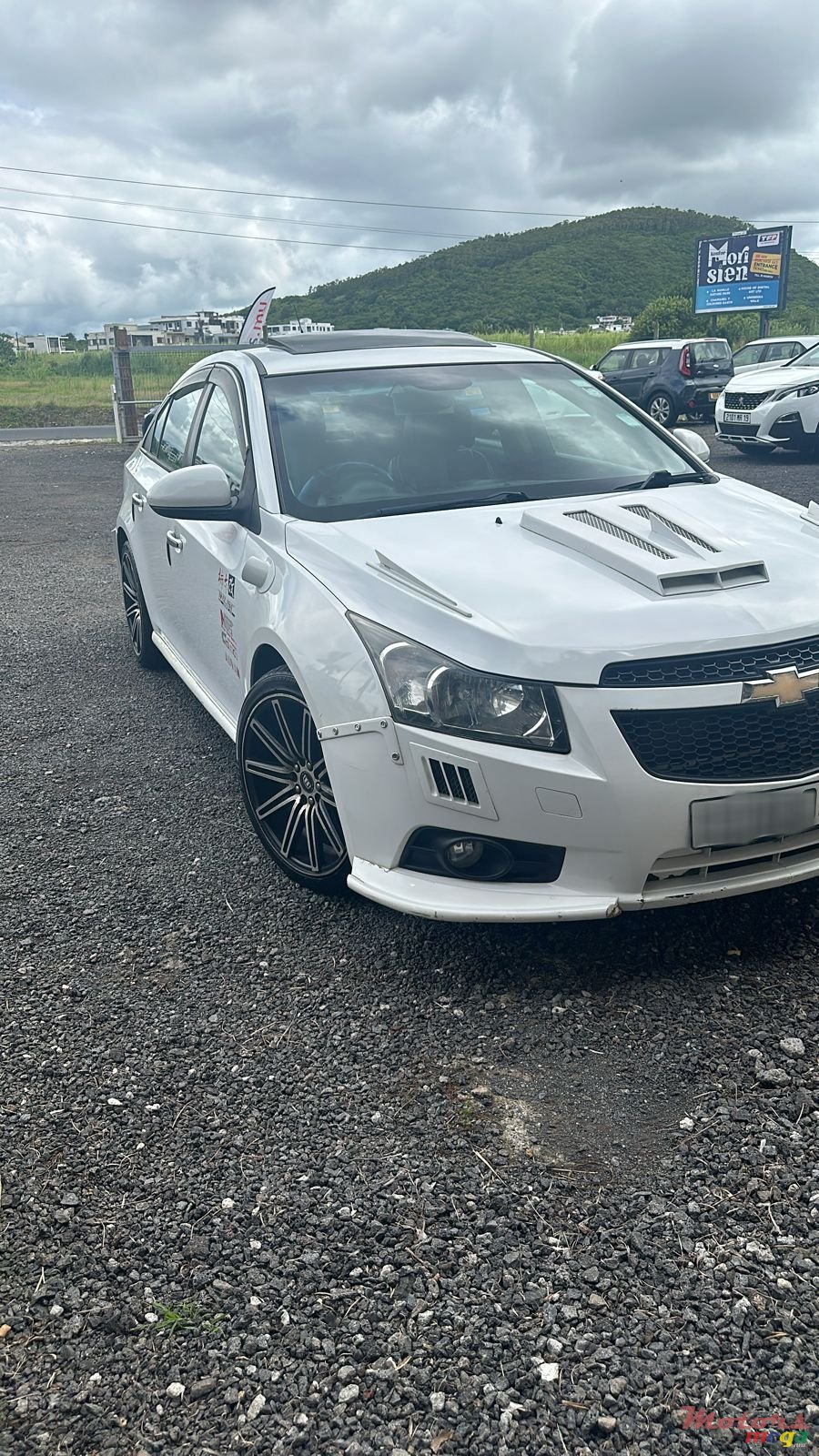 2010' Chevrolet Cruze photo #2