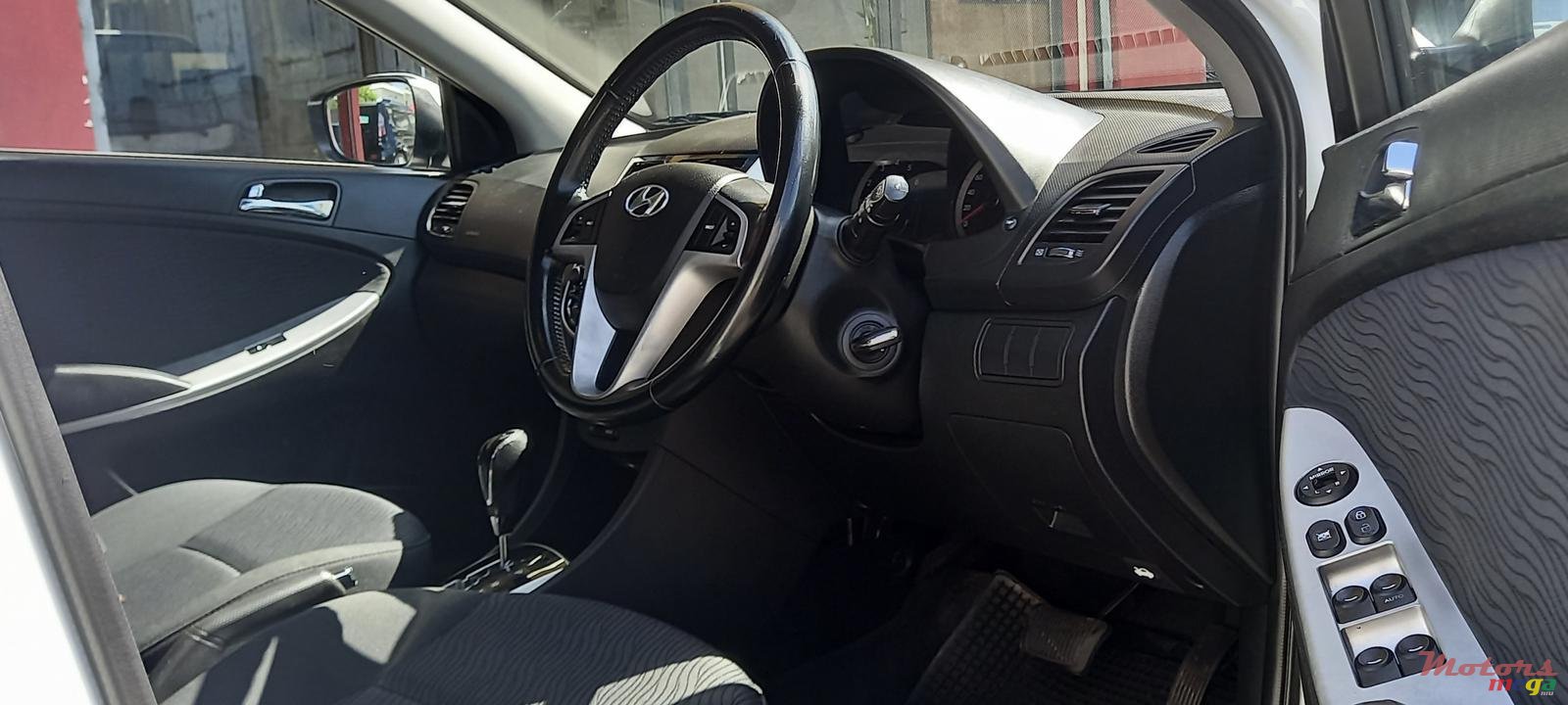 2015' Hyundai Accent photo #6