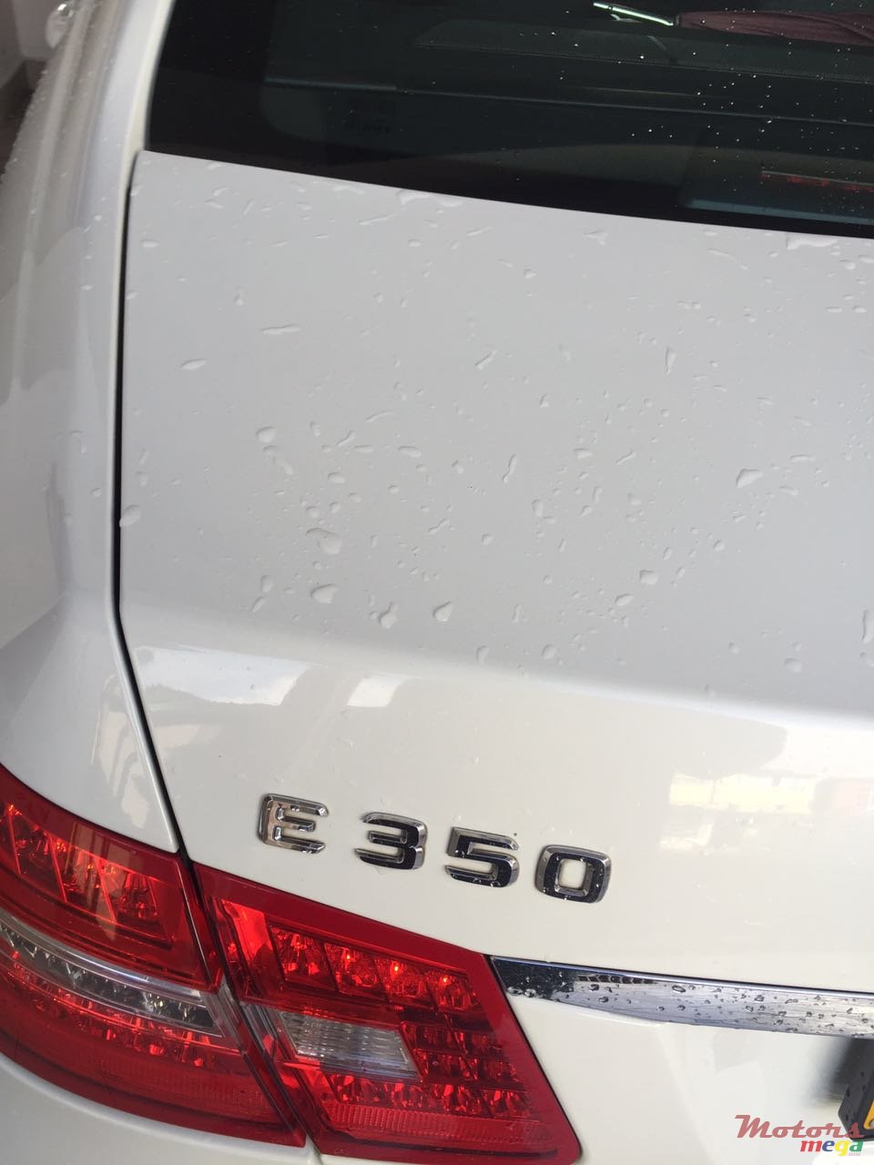 2011' Mercedes-Benz E-Class E350 CDI photo #4