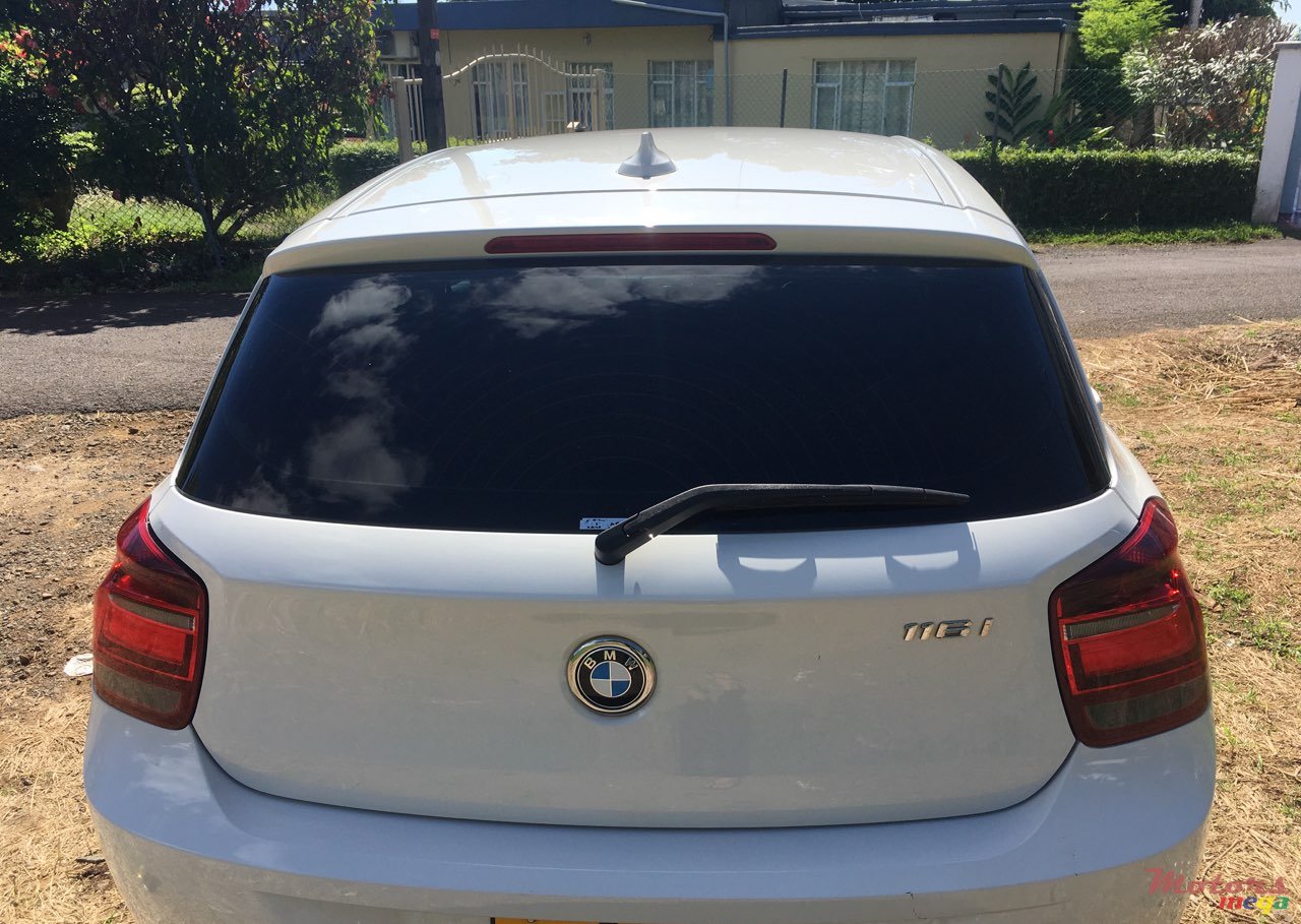 2012' BMW 1 Series 5 Door 116i Sport Line photo #2