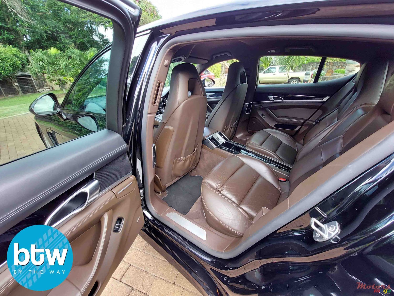 2016' Porsche Panamera photo #5