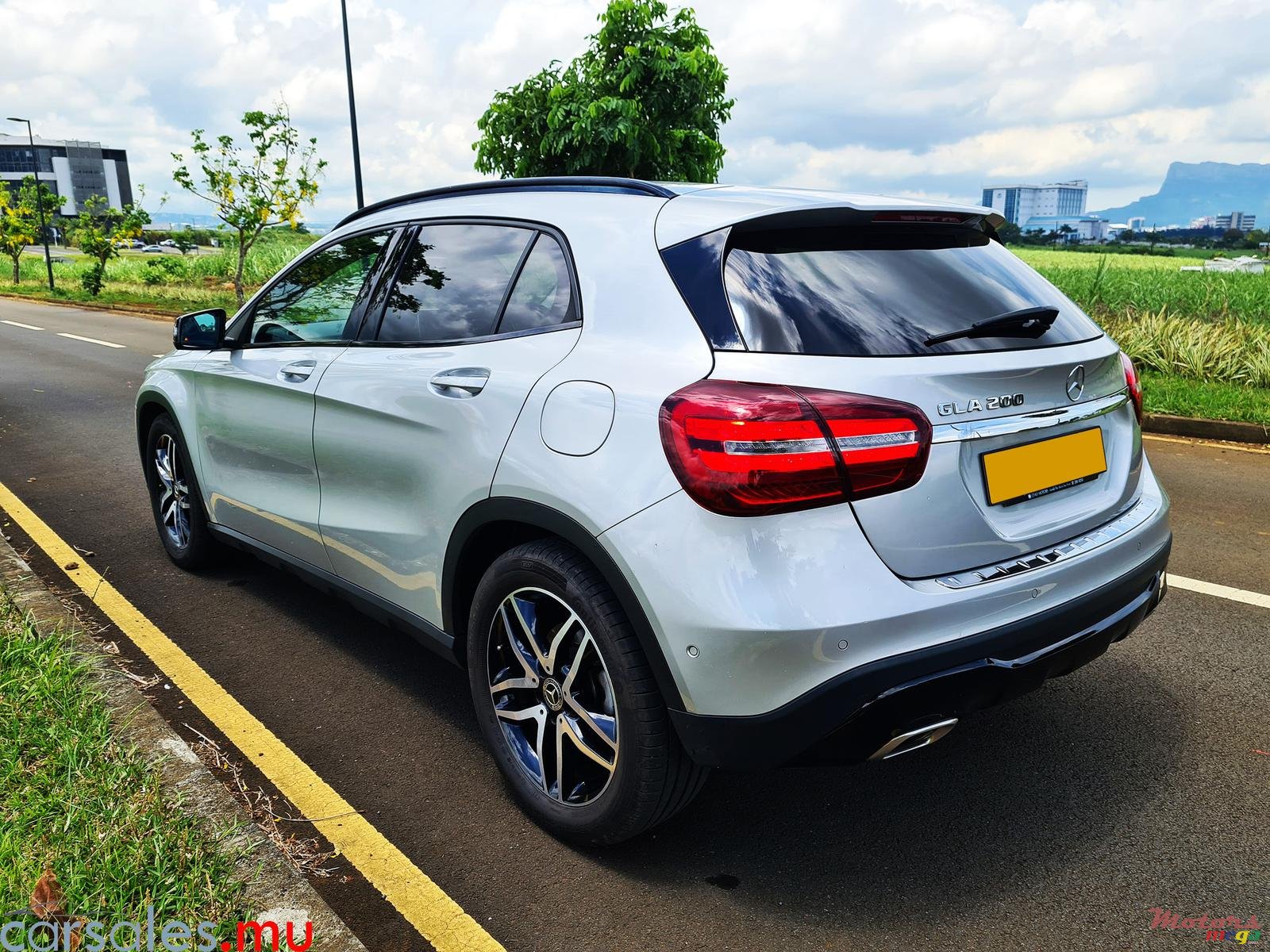 2018' Mercedes-Benz GLA-Class 200 Urban photo #3