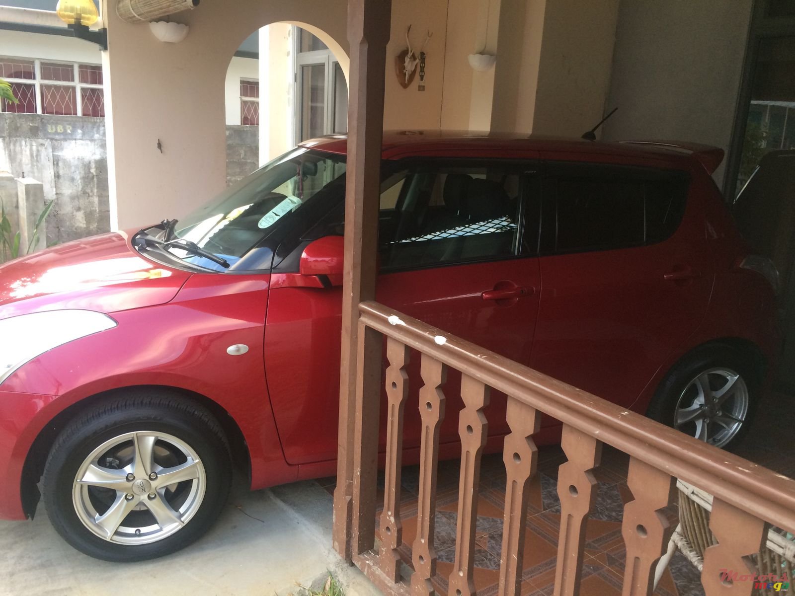 2011' Suzuki Swift photo #3