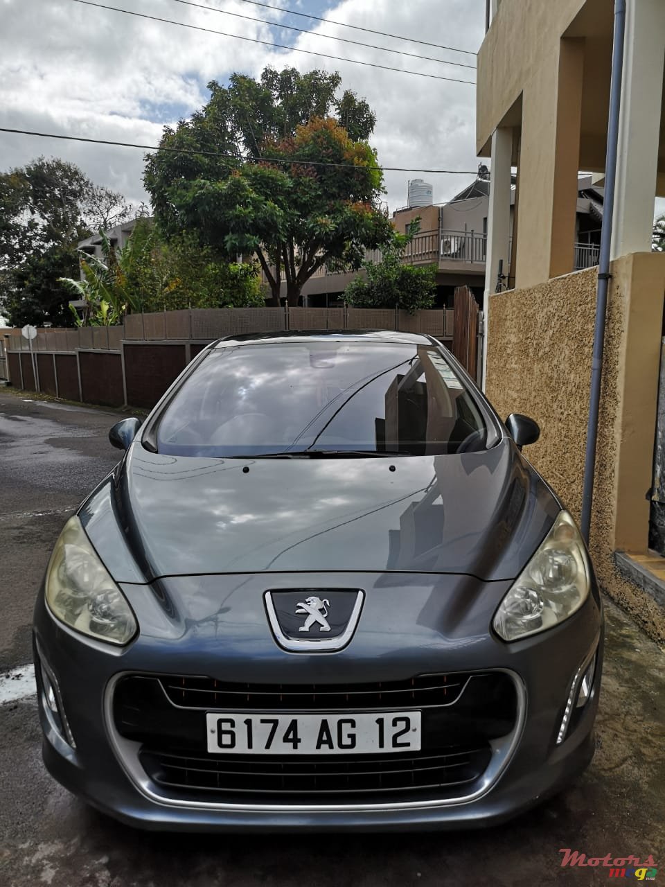 2012' Peugeot 308 photo #1