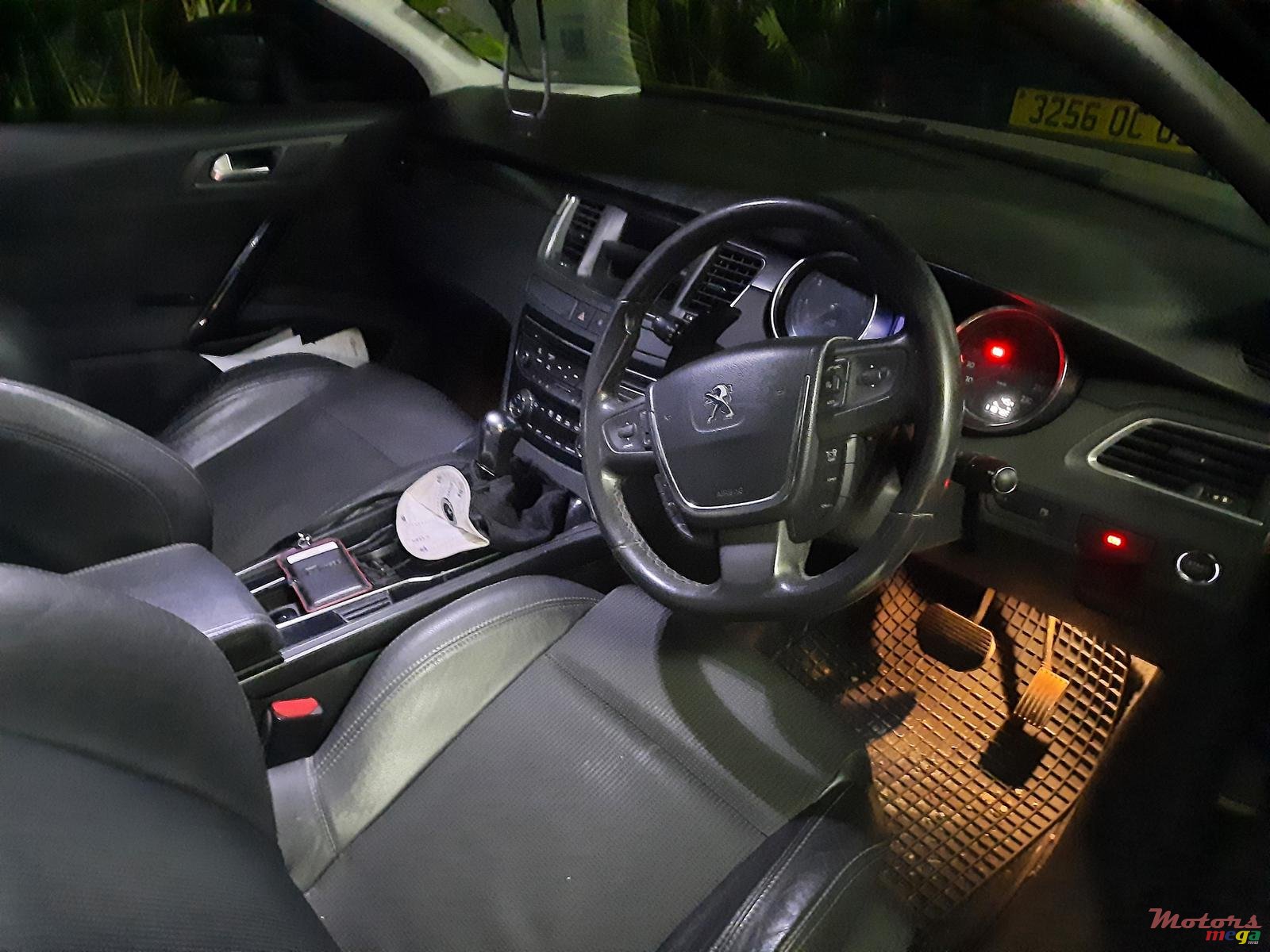 2012' Peugeot 508 Allure 1.6 turbo essence photo #2