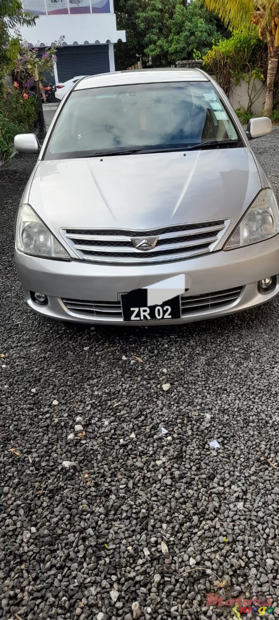2002' Toyota Allion Japon photo #1