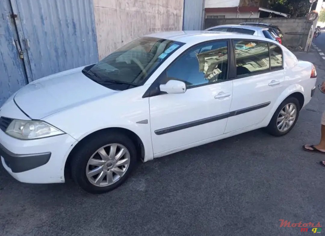 2006' Renault Megane photo #3