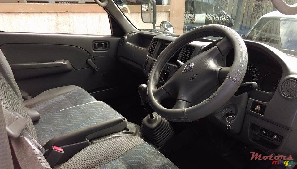 2004' Nissan Caravan photo #3