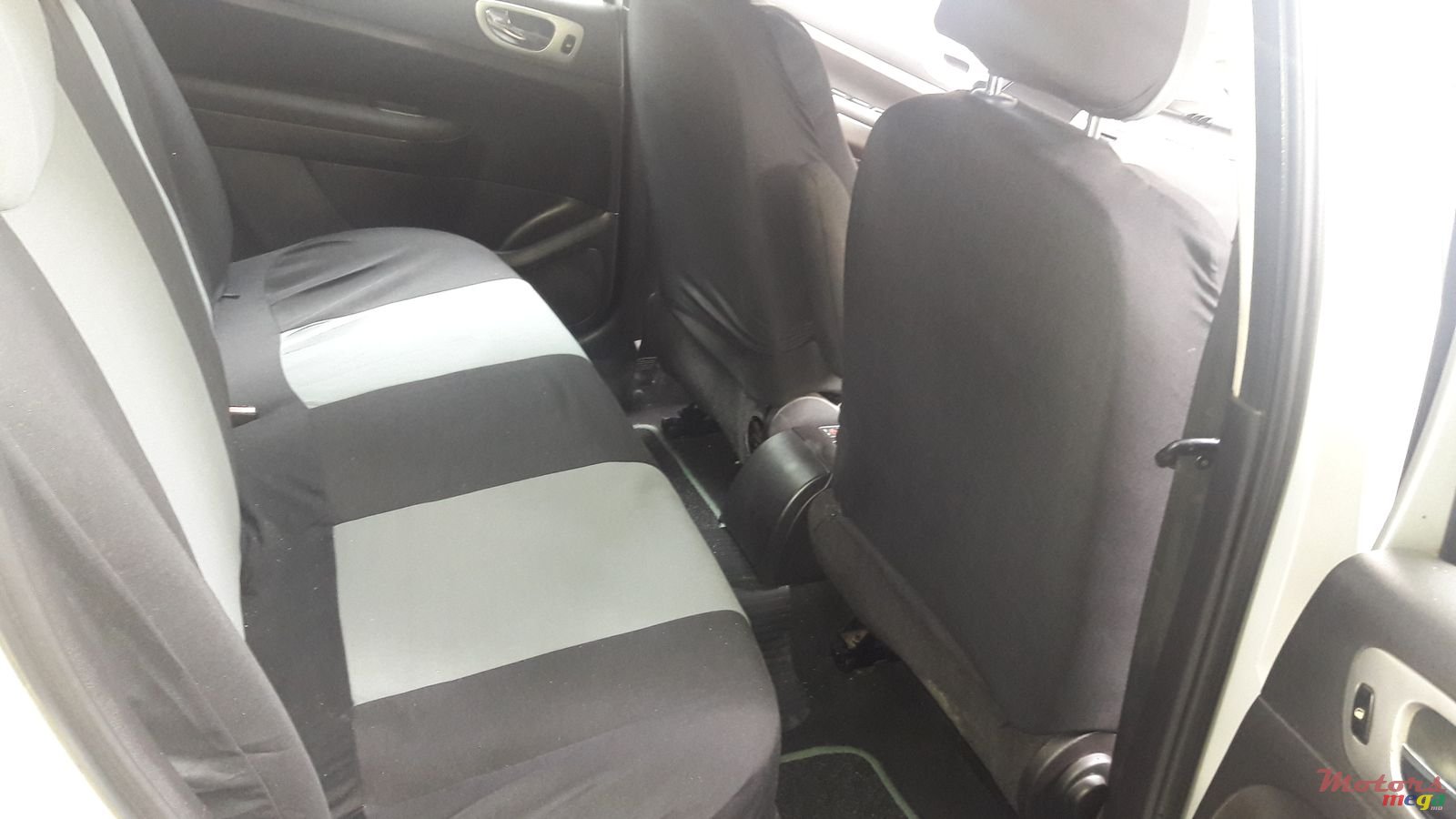 2004' Peugeot 307 photo #2