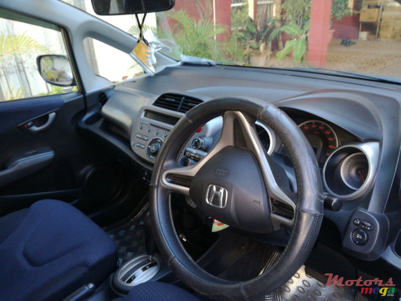 2010' Honda Fit photo #3