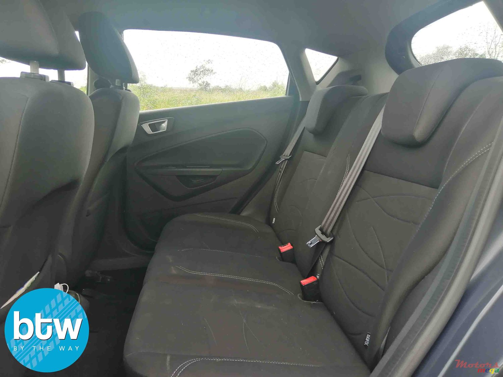 2014' Ford Fiesta photo #4