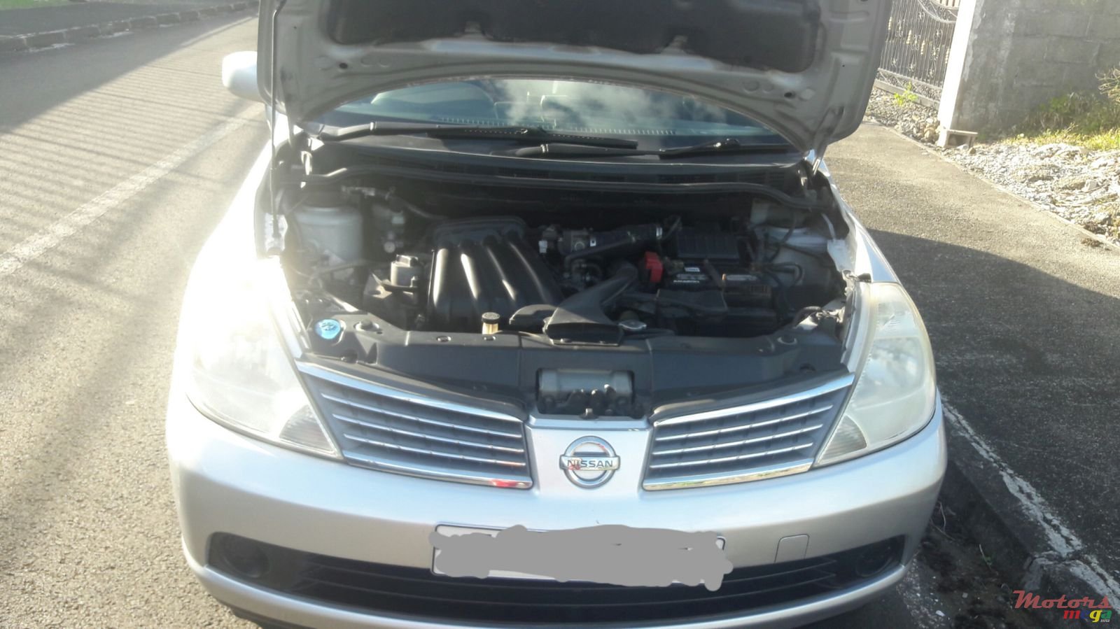 2004' Nissan Tiida photo #3