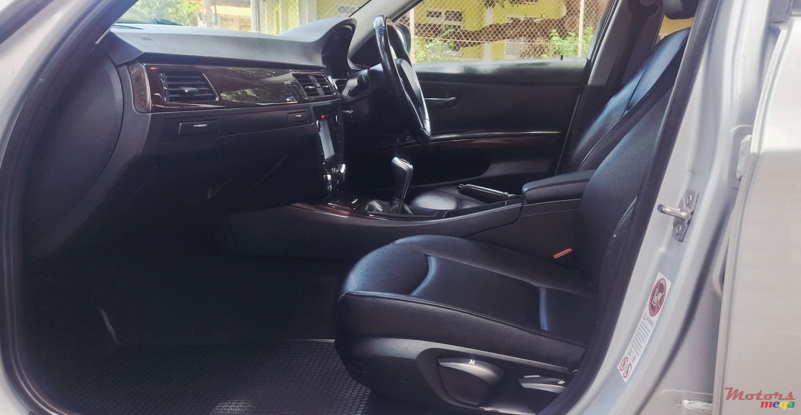 2011' BMW 316 photo #6