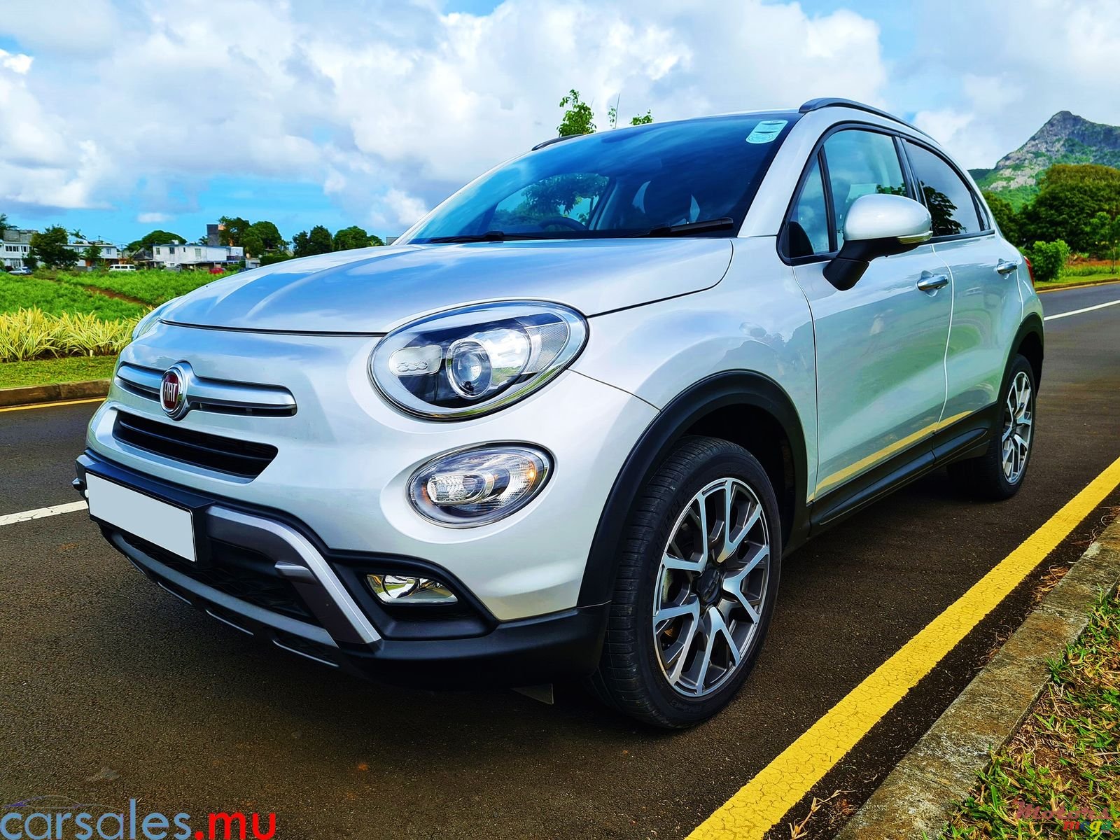 2020' Fiat 500 X photo #2