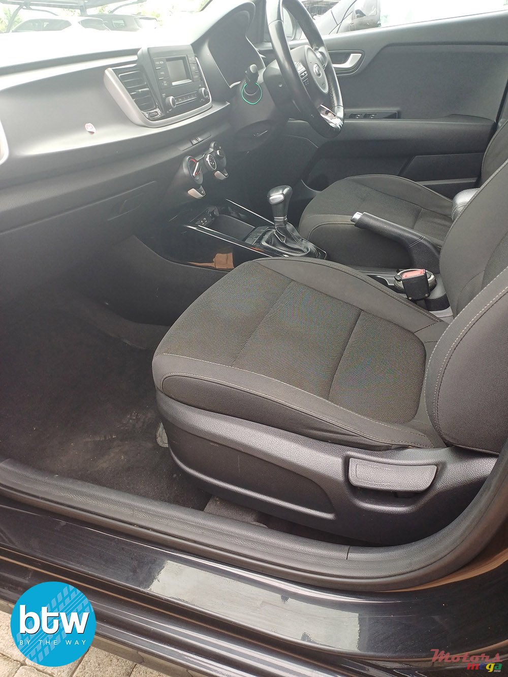 2017' Kia Rio photo #6