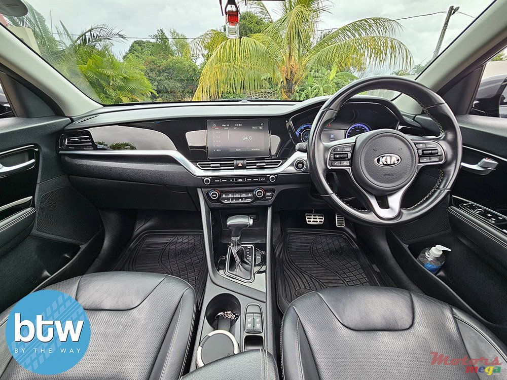 2020' Kia Niro SX PACK HEV photo #7