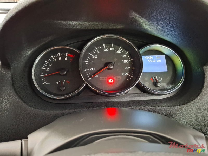 2011' Renault Fluence photo #7